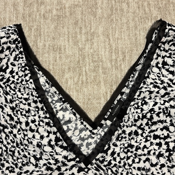 4X NWT lightweight tank Halogen brand $50 black and white gorgeous! - Picture 2 of 4